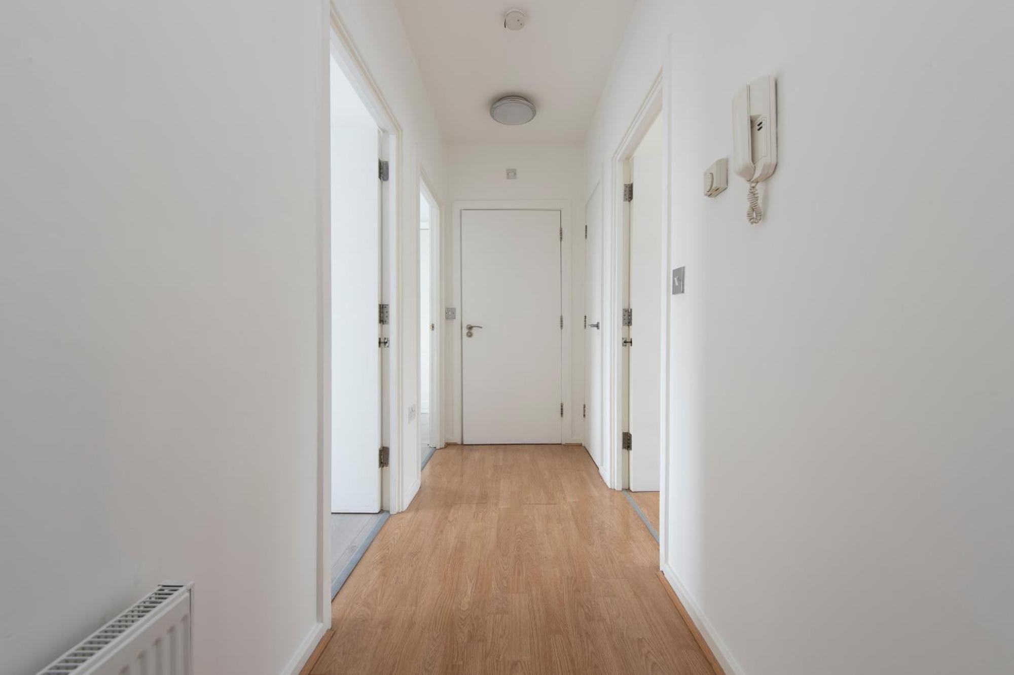 Modern Luxury Apartment By Bow Road Station Лондон Екстериор снимка