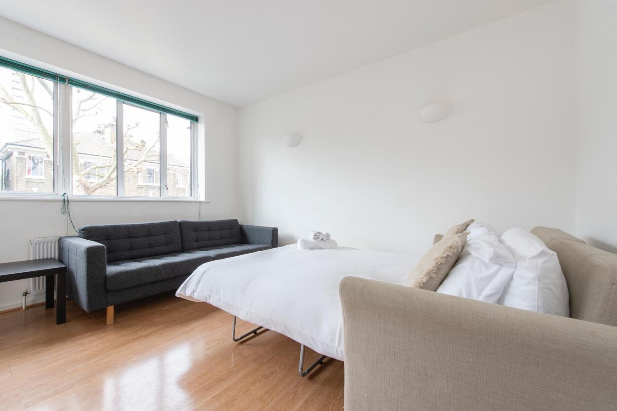 Modern Luxury Apartment By Bow Road Station Лондон Екстериор снимка
