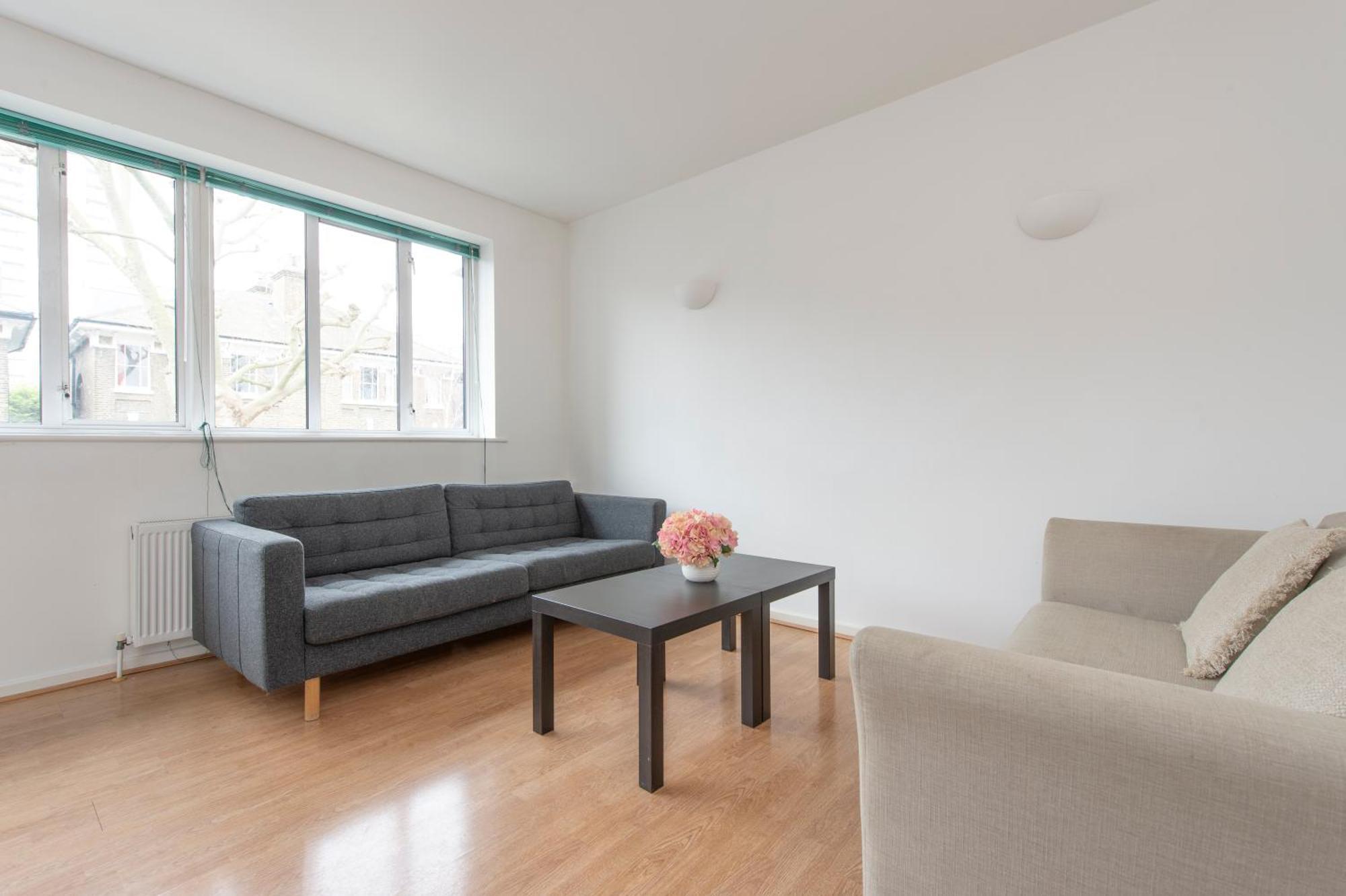 Modern Luxury Apartment By Bow Road Station Лондон Екстериор снимка